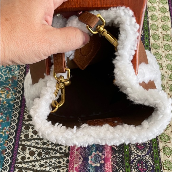 Shearling Tote - Brown and White - Picture 6 of 8